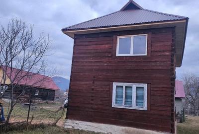 Casă cu 4 camere cu Teren 10 Mp în Lăpuș - 2
