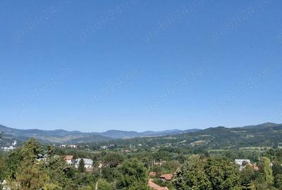 Casă cu 4 camere cu Teren 9800 Mp în Măgura - 1