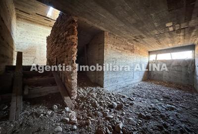 Casă cu 5 camere în Sântuhalm