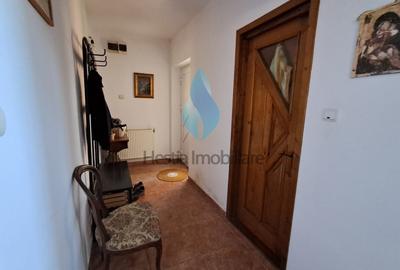 Casă cu 8 camere cu Canalizare în Bucium - 5