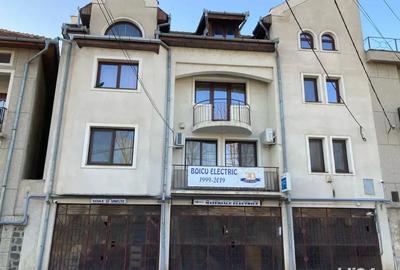 Casa de vanzare Lugoj 2etj+ mansarda la parter 2 magazine deja inchiriate Casa de vanzare Lugoj 2etj+ mansarda la parter 2 magazine deja inchiriate - 1