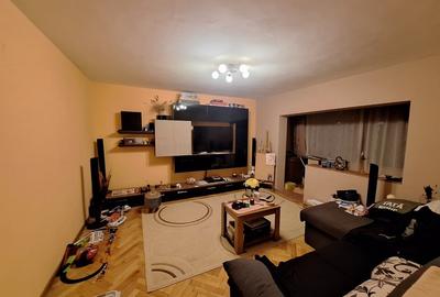 Apartament cu 3 camere decomandat, mobilat în Torontalului - 2