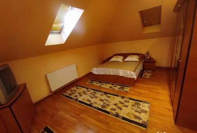 Casă cu 7 camere cu Canalizare în Central - 6