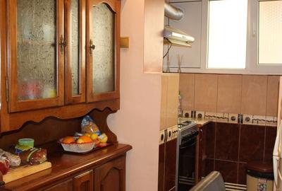 Apartament 3 camere, zona Ambasador, etaj 1 - 8