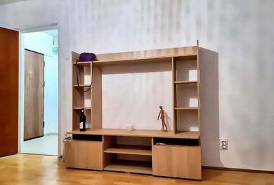 Apartament cu 2 camere semidecomandat în Tei