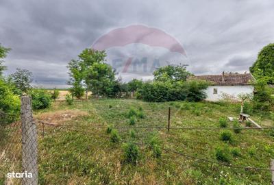 Teren de 1200 mp, în Iratoșu - 3