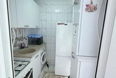 Inchiriez apartament la 3 minute de Canpusul Universitar , la intrare in satul de vacanta. Centrala - 10