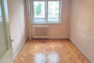Apartament cu 2 camere decomandat în Gojdu - 5