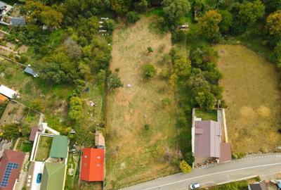 Teren de 3290 mp, în Central - 4