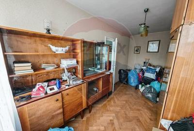 Apartament cu 4 camere de vanzare in zona Bd. Cosbuc - 10