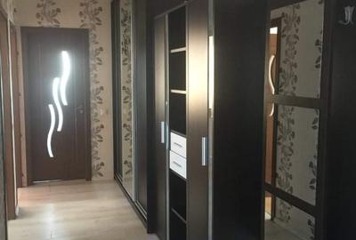 Apartament cu 3 camere decomandat în Alexandriei - 12