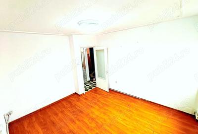 Apartament cu 2 camere decomandat în Casa de Cultură