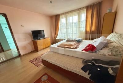 Casă cu 5 camere cu Teren 3700 Mp în Debarcader - 4