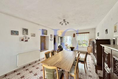 Casă individuală cu 8 camere cu Canalizare în Central - 2