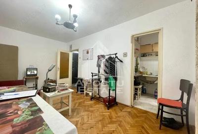 Apartament 1 camera, etaj 1 - zona Aurel Vlaicu, Lebada Apartament 1 camera, etaj 1 - zona Aurel Vlaicu, Lebada - 2