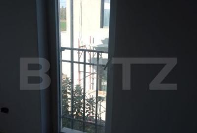 Casă cu 4 camere cu Teren 380 Mp în Dumbrăvița