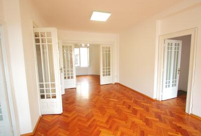 Inchiriere apartament de 4 camere - 1