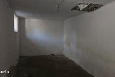 Spațiu comercial, de 53 mp, în Central - 8