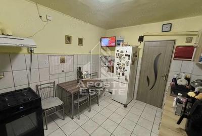 Apartament cu 3 camere, centrala proprie, zona Sagului - 5