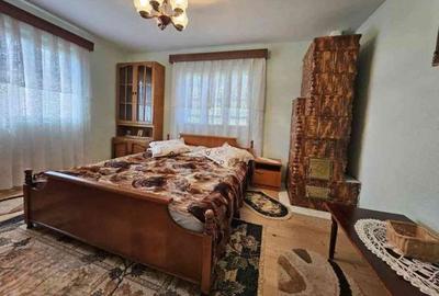 Casă cu 2 camere cu Teren 2800 Mp în Boțești - 9