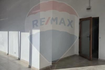 Spațiu comercial, de 30 mp, în Central - 3