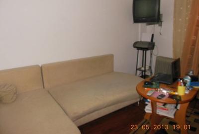 Garsonieră decomandată în Titan