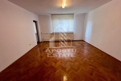 Apartament cu 3 camere decomandat în Aradului - 3