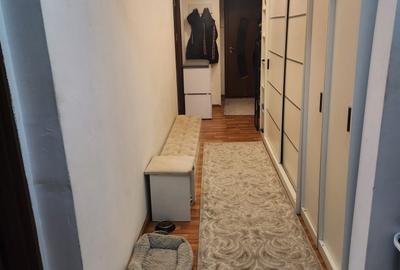 Apartament cu 4 camere semidecomandat în Aluniș