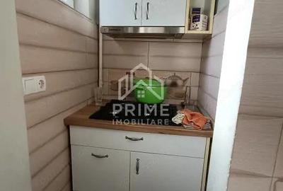 Apartament cu 3 camere semidecomandat în Ultracentral