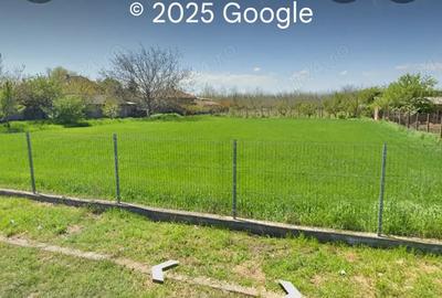 Casa ?i teren de vanzare