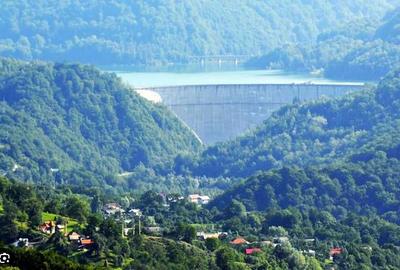 Teren de 2450 mp, în Exterior Vest - 1