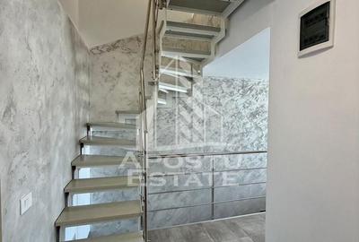 Casă cu 5 camere cu Teren 320 Mp în Dumbrăvița