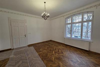 Apartament cu 4 camere decomandat în Centrul Istoric - 14