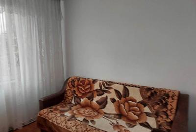 Apartament cu 4 camere decomandat în Roman - 4