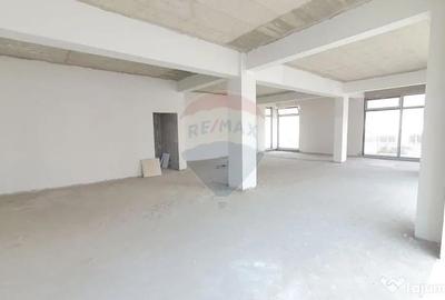 Spațiu comercial, de 91 mp, în Central - 1