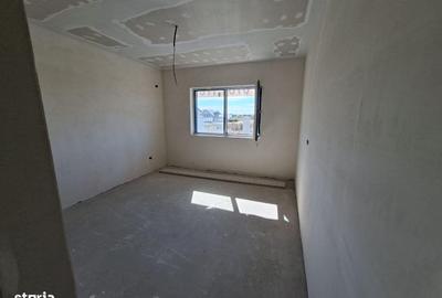 Casă cu 3 camere în Berceni - 2