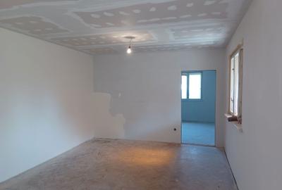 Casă cu 4 camere cu Teren 645 Mp în Sântana de Mureș - 1