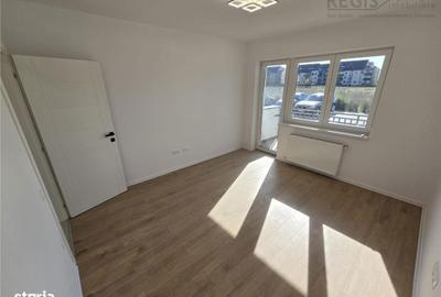 Apartament cu 3 camere decomandat în Tractorul
