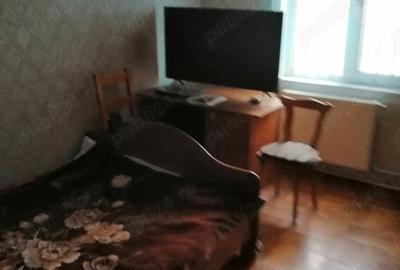 Apartament cu 4 camere decomandat în Găești - 8
