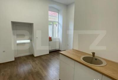 Spațiu comercial, de 80 mp, în Central - 1