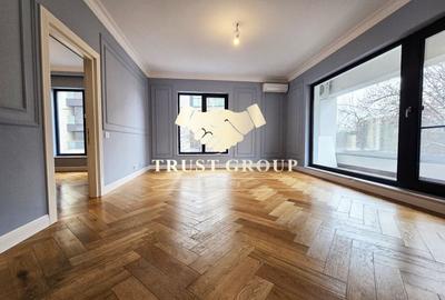 Apartament cu 3 camere semidecomandat în Aviației