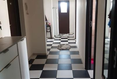 Apartament cu 4 camere decomandat în Central - 1