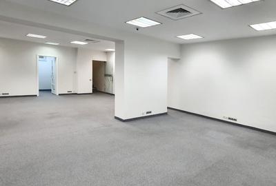 Vila cu prestanta zona Capitale Guvern, renovata integral, lift, parcare Vila cu prestanta zona Capitale Guvern, renovata integral, lift, parcare - 5