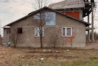 Casă cu Teren 2400 Mp în Potârnichești - 10