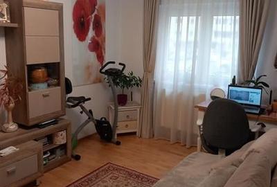 Garsonieră decomandată, mobilată în Răcădău