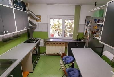Apartament cu 3 camere decomandat în 13 Septembrie