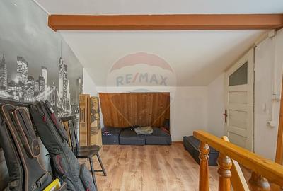 Casă cu 3 camere cu Teren 102 Mp în Schei - 4