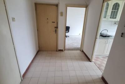 Apartament cu 3 camere decomandat, mobilat în Trafic Greu - 4