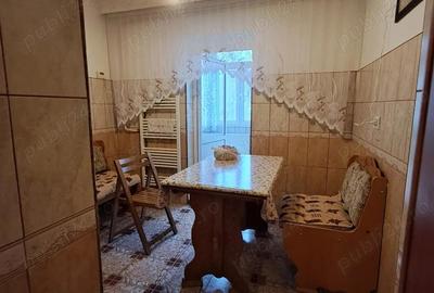 Apartament cu 3 camere decomandat în Tomești