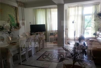 Casă cu 5 camere cu Teren 2600 Mp în Central - 6